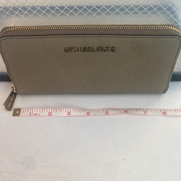 Michael Kors Jet Set Travel Zip-Around Saffiano Leather Wallet- Dark Dune - Picture 13 of 14